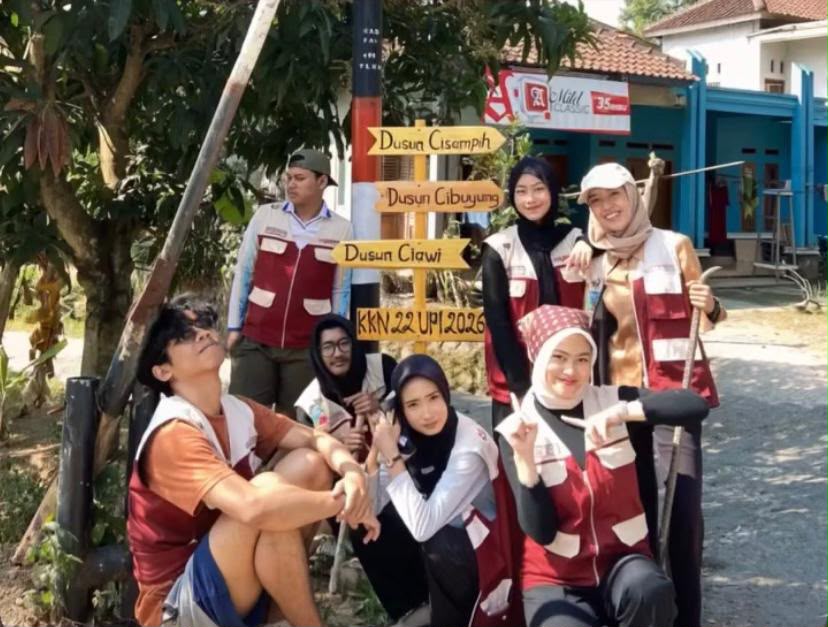 pemasangan plang petunjuk jalan
