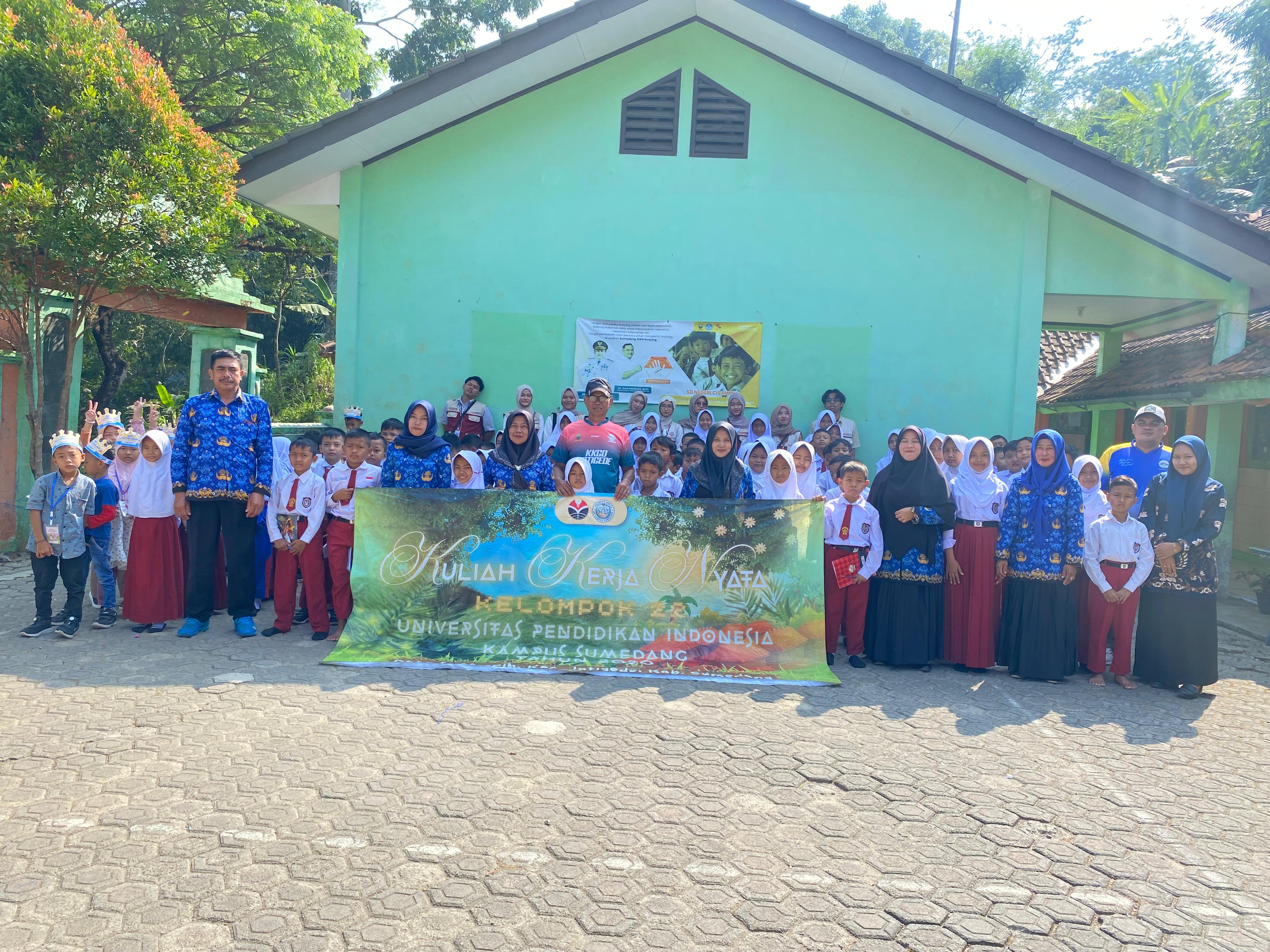 kunjungan ke sekolah dasar