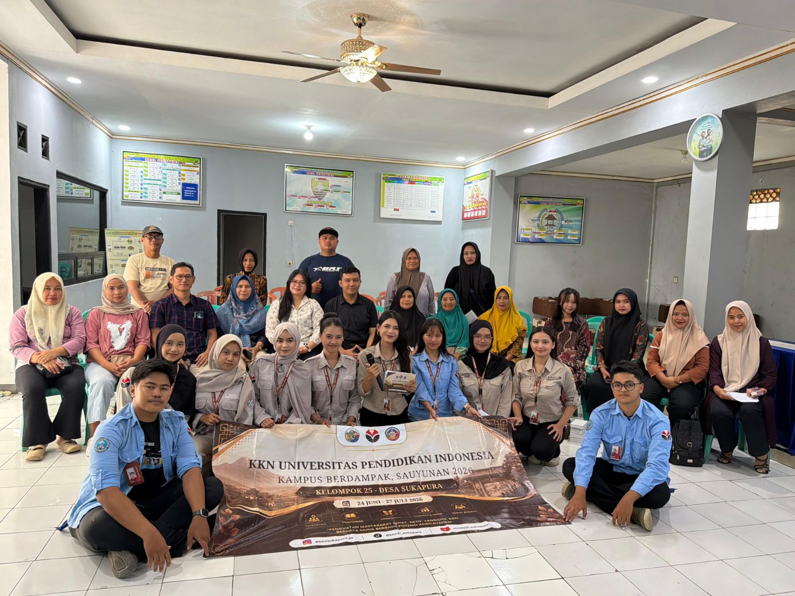 program BrandRise UMKM, Go Digital dan pendampingan UMKM berhasil memberikan pengetahuan kepada pelaku usaha mengenai pentingnya identitas merek, desain logo, pengemasan produk, serta pemanfaatan media digital sebagai sarana pemasaran. Pendampingan dilakukan secara langsung sesuai dengan kebutuhan masing-masing pelaku usaha sehingga beberapa UMKM memperoleh bantuan dalam penyusunan logo, branding, hingga pembuatan media sosial usaha. Program ini menjadi langkah awal dalam meningkatkan daya saing UMKM lokal agar mampu beradaptasi dengan perkembangan teknologi dan pemasaran digital.