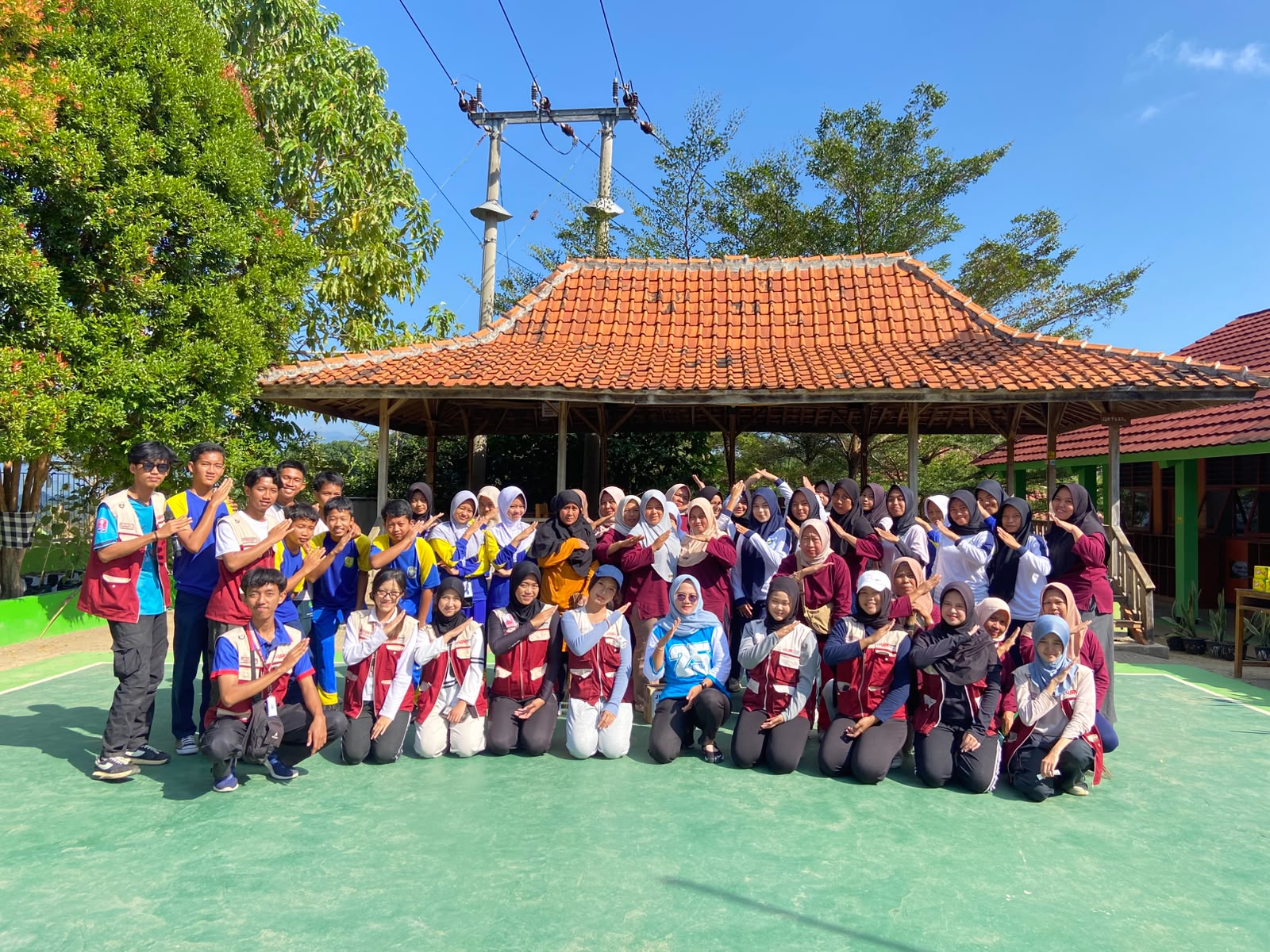 kegiatan perlombaan rabu bersih dan senam dilaksanakan di setiap dusun